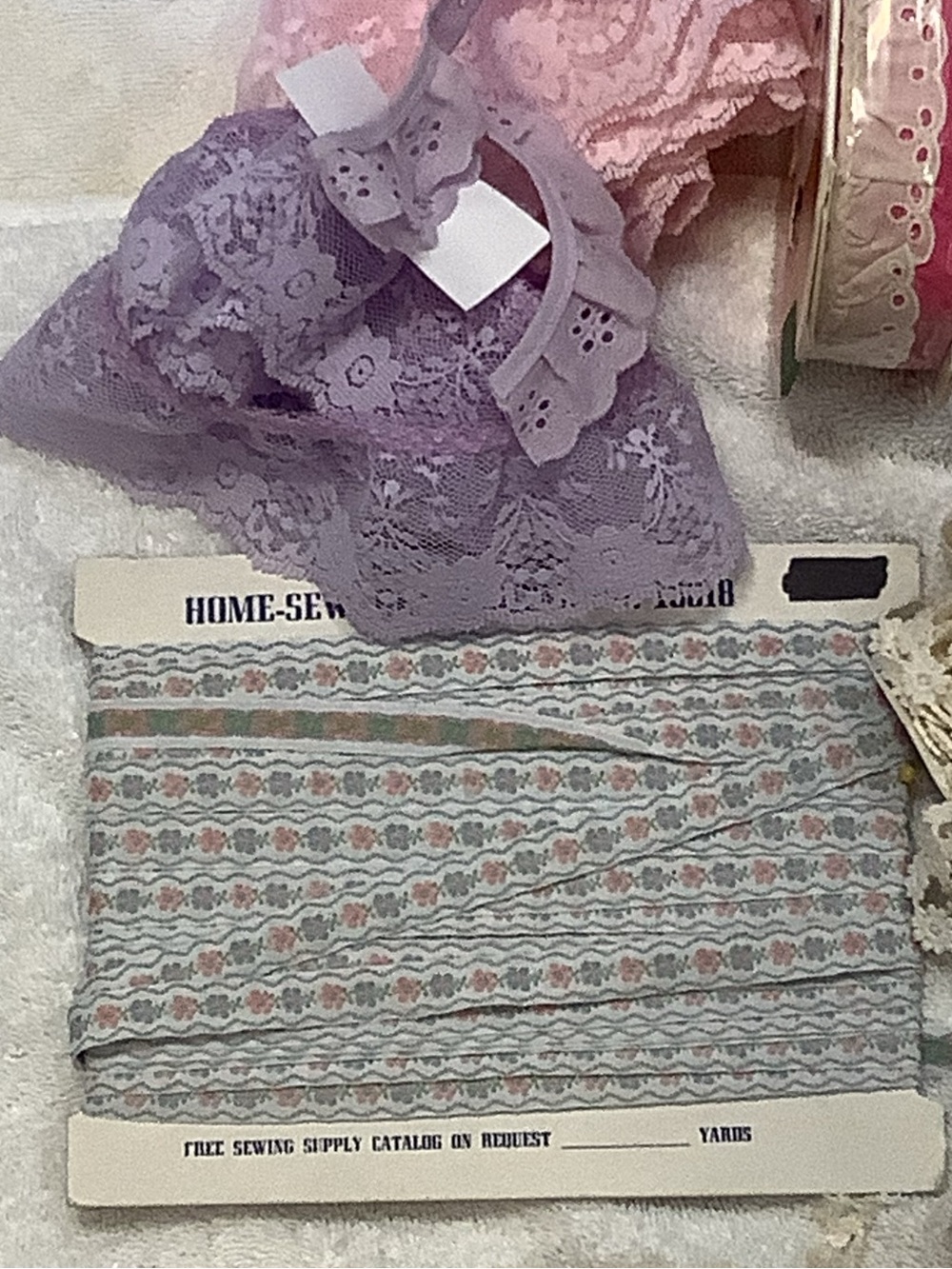Mix Mega Lot 200+ Yards VTG Eyelet, Lace, Ribbons, Trims - Picture 8 of 15